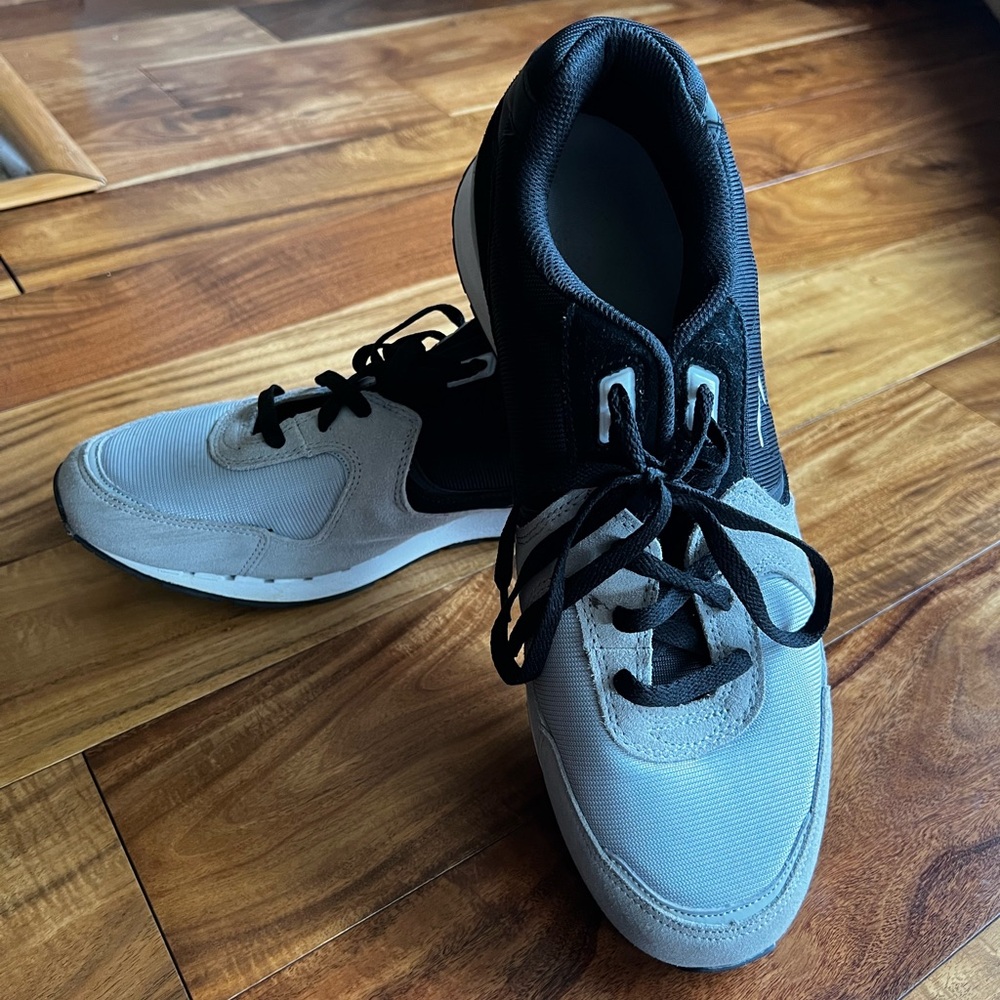 KangaROOS Black and Gray Sneakers